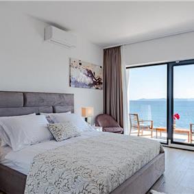 3 Bedroom Beachfront Villa with Infinity Pool & Jacuzzi on Korcula, Sleeps 6